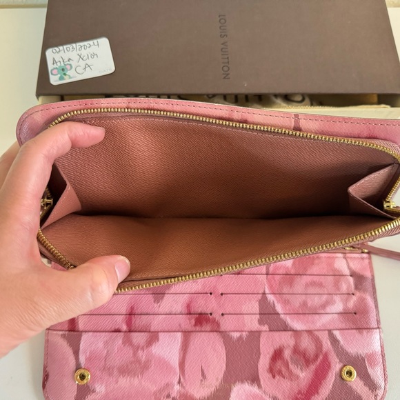 LV ikat wallet - Picture 8 of 12